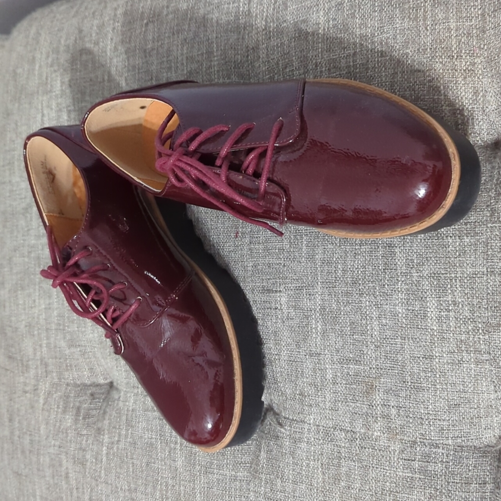 Burgundy Lace up platform loafers 5.5